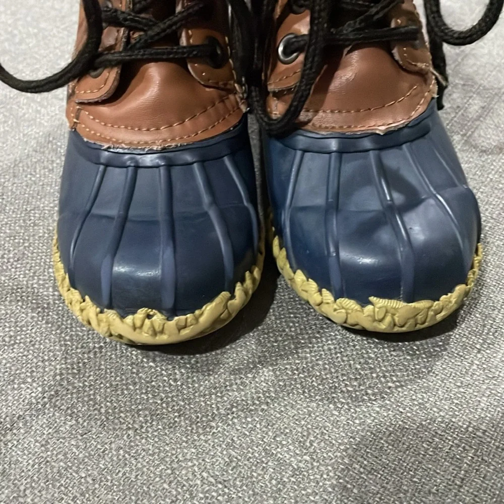 Khombu Tan Blue Duck Boot Ankle Booties  Thermolite rain or snow boot